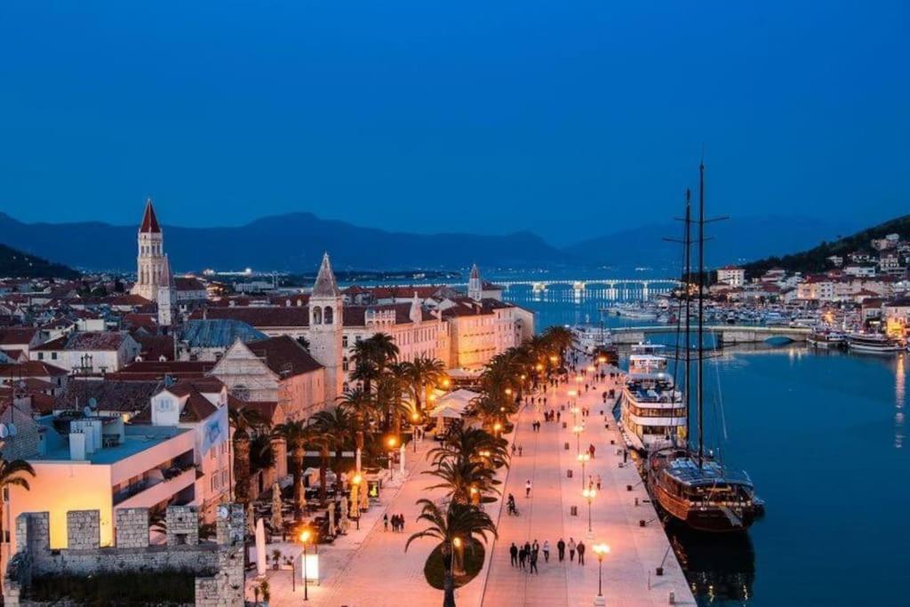 Bird View Apartment Carlissima Trogir Bagian luar foto