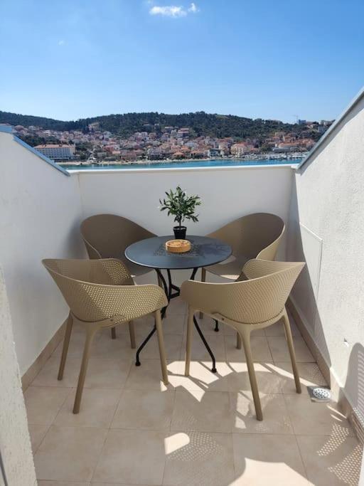 Bird View Apartment Carlissima Trogir Bagian luar foto