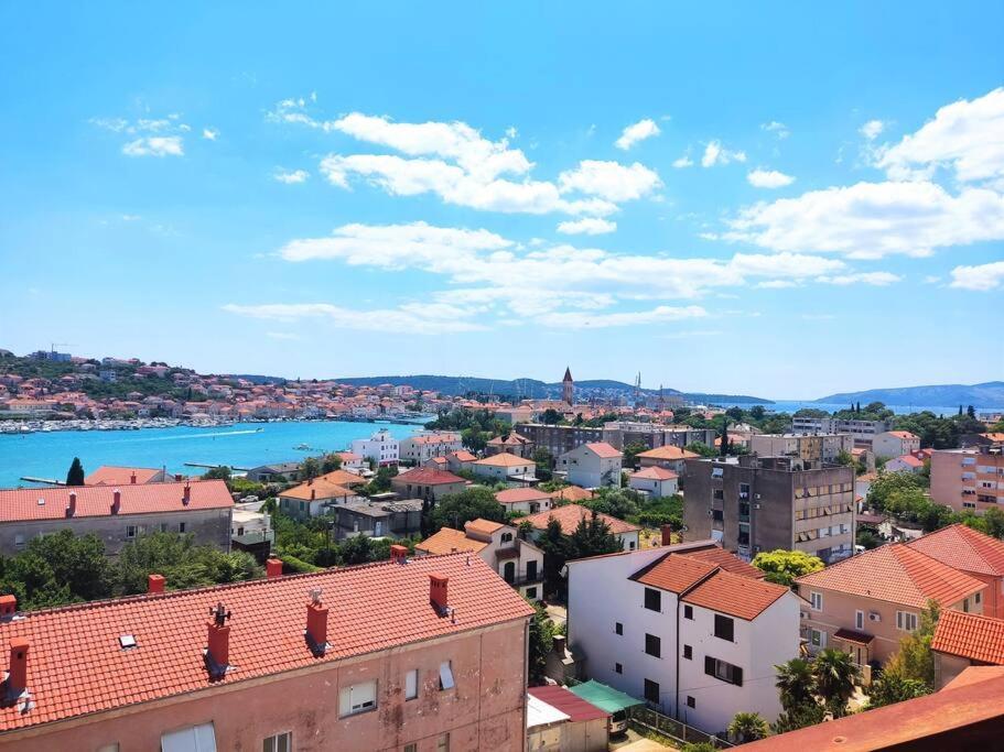 Bird View Apartment Carlissima Trogir Bagian luar foto