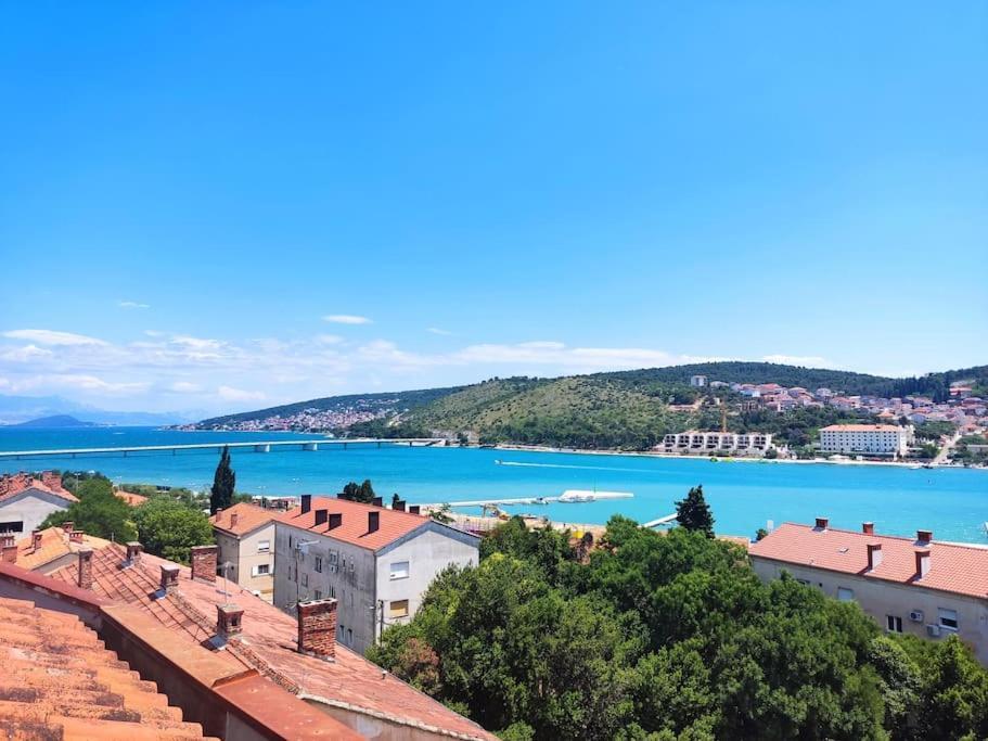 Bird View Apartment Carlissima Trogir Bagian luar foto